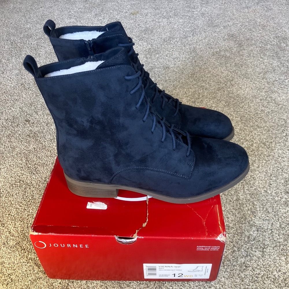 Journee Collection Vienna Navy Vegan Suede LaceUp Ankle Boots Womens 12W NIB NEW - Picture 4 of 12